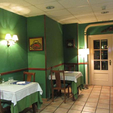 Hotel Villa De Utrillas Buitenkant foto