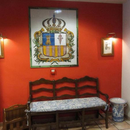 Hotel Villa De Utrillas Buitenkant foto