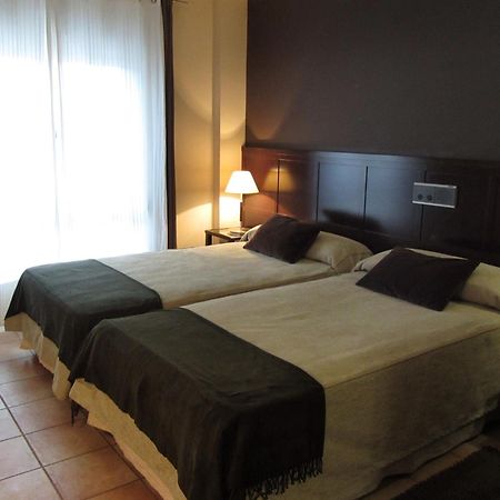 Hotel Villa De Utrillas Buitenkant foto