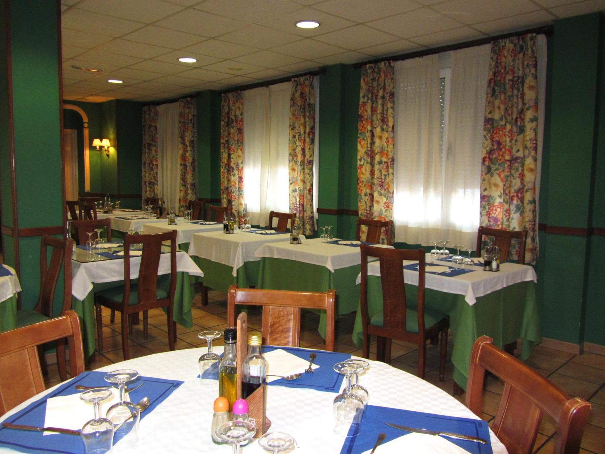 Hotel Villa De Utrillas Buitenkant foto